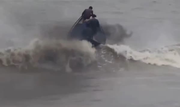 কুয়াকাটা সৈকত থেকে দুই ব্যক্তির মরদেহ উদ্ধার
