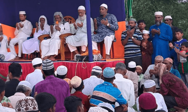 কাঙ্ক্ষিত ইলিশ না পেয়ে ভোলায় মেঘনার তীরে বিশেষ দোয়া