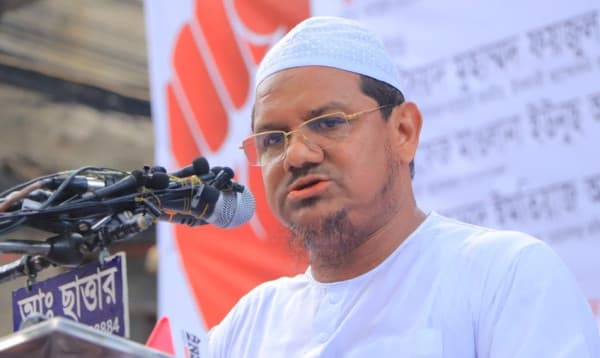 চাঁদাবাজ ও খুনিদের উৎখাত না করলে রক্ত-জীবন উৎসর্গ সার্থক হবে না: পীর চরমোনাই