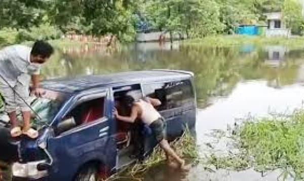 Noakhali road crash kills seven from same family