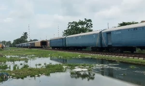 বেনাপোল স্থলবন্দর: রেলপথে আমদানি বাণিজ্যে ধস, রাজস্ব কমেছে অর্ধেকেরও বেশি