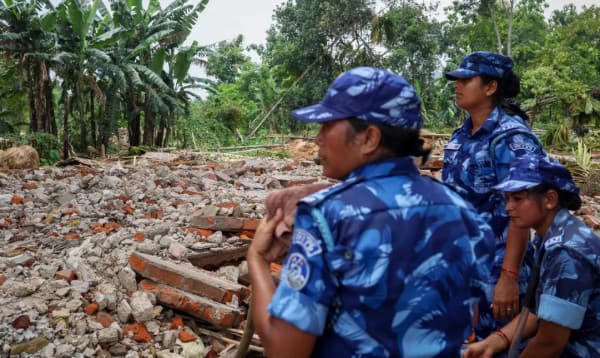 বাংলাদেশের সীমান্তঘেঁষা রাজ্যে আদিবাসীদের অস্ত্রের লাইসেন্স দিচ্ছে ভারত