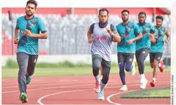 Bangladesh cricketers return to training after break