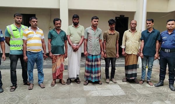 জামালপুরে পুলিশের অভিযানে সাত জুয়াড়ি গ্রেপ্তার