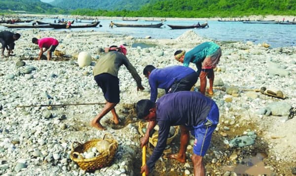 সাদা পাথর লুট: তদন্ত প্রতিবেদন তৈরিতে আটঘাট বেঁধে নেমেছে প্রশাসন