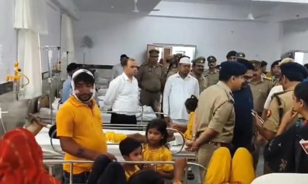 ভারতে ভয়াবহ সড়ক দুর্ঘটনায় ৮ জনের মৃত্যু