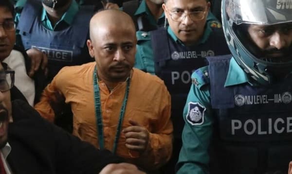 চিন্ময় কৃষ্ণ দাসসহ ৩৯ জনের বিরুদ্ধে অভিযোগপত্র গ্রহণ