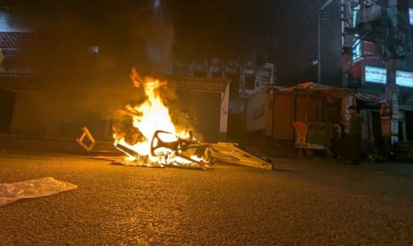 রাজশাহীতে জাতীয় পার্টির কার্যালয়ে ভাঙচুর ও অগ্নিসংযোগ