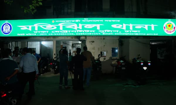 মতিঝিলে দুই সাংবাদিকের ওপর সন্ত্রাসী হামলা, থানায় অভিযোগ