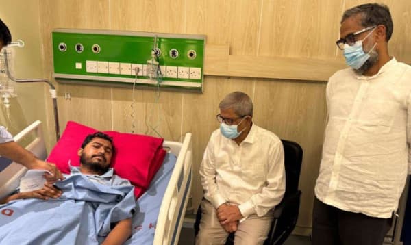 নুরকে দেখতে হাসপাতালে মির্জা ফখরুল