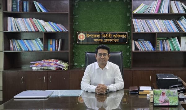 আশুগঞ্জে অবৈধ বালু উত্তোলন: অভিযানে ইউএনও'র ওপর হামলা ও অপহরণের চেষ্টা, ২ জনের কারাদণ্ড