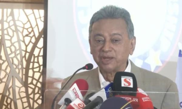‘একদল মুক্তিযুদ্ধ বিক্রি করেছে, আরেক দল চব্বিশ বিক্রি করছে’