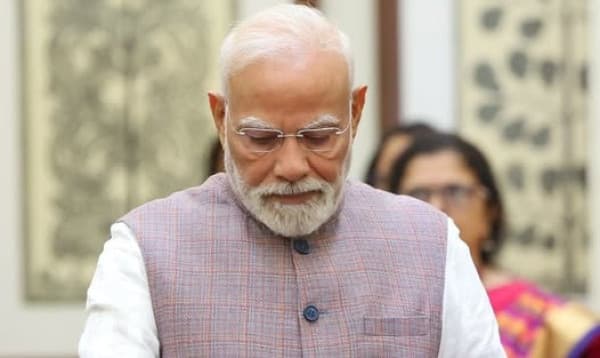ভারতের উপরাষ্ট্রপতি নির্বাচন শুরু, প্রথম ভোট দিলেন প্রধানমন্ত্রী মোদি