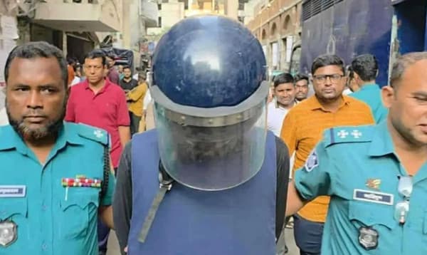 ঢাবিতে গ্রেপ্তার হওয়া ভুয়া সাংবাদিক জাহিদুল কারাগারে