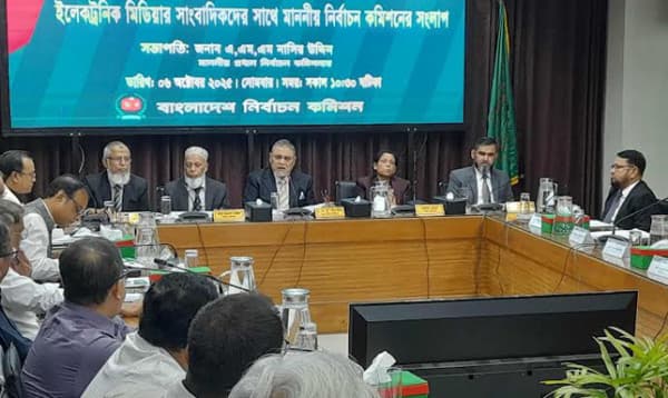 স্বচ্ছভাবে আয়নার মতো পরিষ্কার নির্বাচন করতে চাই : সিইসি