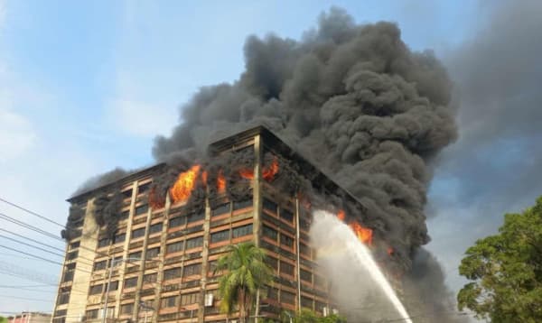 ইপিজেডের আগুনে ভবন ধসের শঙ্কা, যোগ দিয়েছে সেনাবাহিনী