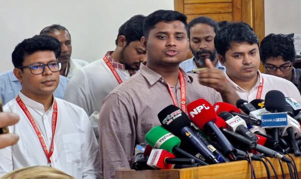 ইসির রিমোট কন্ট্রোল অন্যের হাতে: হাসনাত আবদুল্লাহ