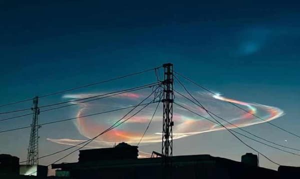 পাকিস্তানের কোয়েটা শহরের আকাশে বিরল বর্ণিল মেঘের খেলা নিয়ে কৌতূহল