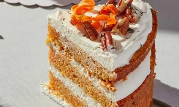 স্বামী কেকের শেষ টুকরো খেয়ে ফেলায় ২৫ বছরের সংসার ভাঙলেন মার্কিন নারী