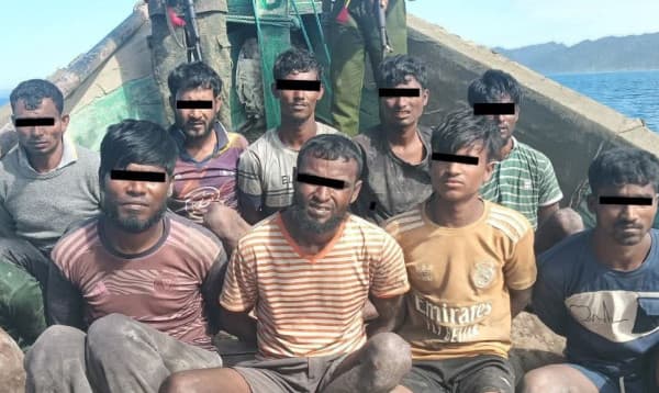 মাছ ধরার সময় মিয়ানমারের জলসীমায় প্রবেশ, ৩ ট্রলারসহ ১৬ বাংলাদেশি জেলে আটক