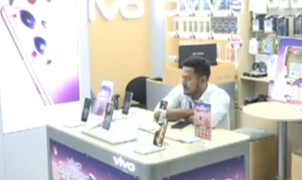 আল্টিমেটামের পর সচল মোবাইল মার্কেট