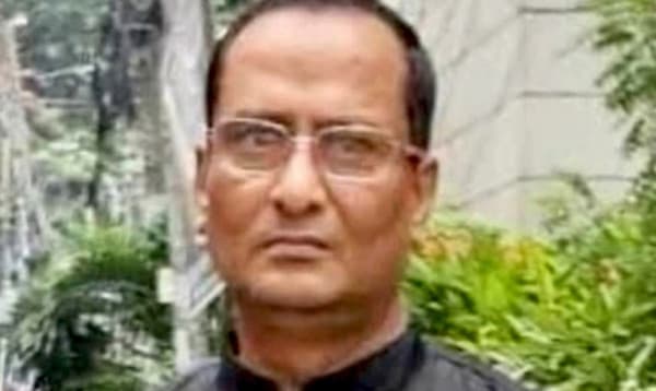 সাবেক এমপির ছেলে অধ্যক্ষ আরিফ বেতন নেন ঢাকায় বসে