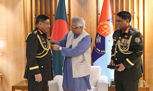 ‘সেনাবাহিনী পদক’ পেলেন সেনাপ্রধান