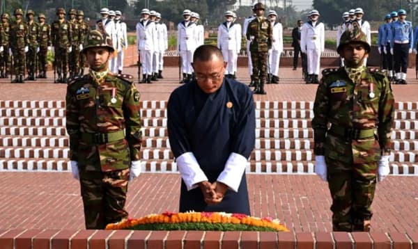 জাতীয় স্মৃতিসৌধে ভুটানের প্রধানমন্ত্রীর শ্রদ্ধা নিবেদন