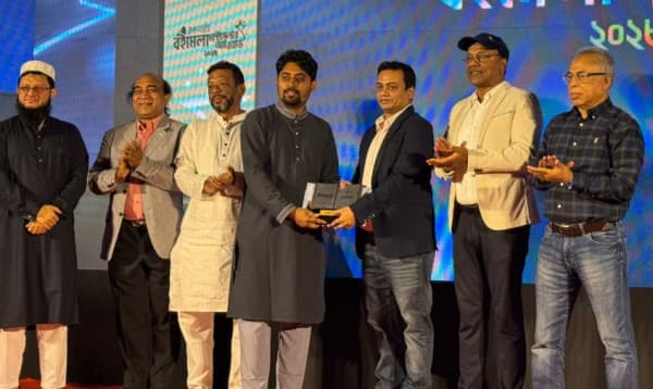 ফিকশন বিভাগে রকমারি বেস্টসেলার অ্যাওয়ার্ড পেলেন রাহিতুল ইসলাম