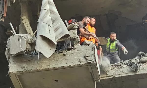 ইসরায়েলের হামলায় হিজবুল্লাহর শীর্ষ কমান্ডার নিহত