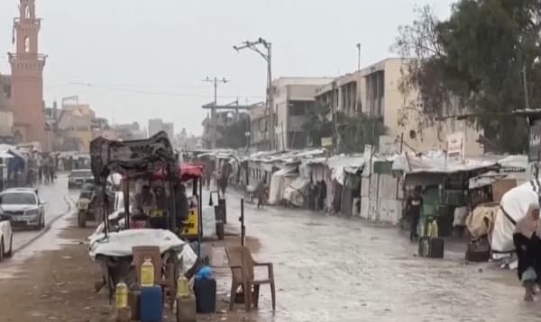 বন্যা ও তীব্র শীতে গাজাবাসীর জীবনে নতুন বিপর্যয়