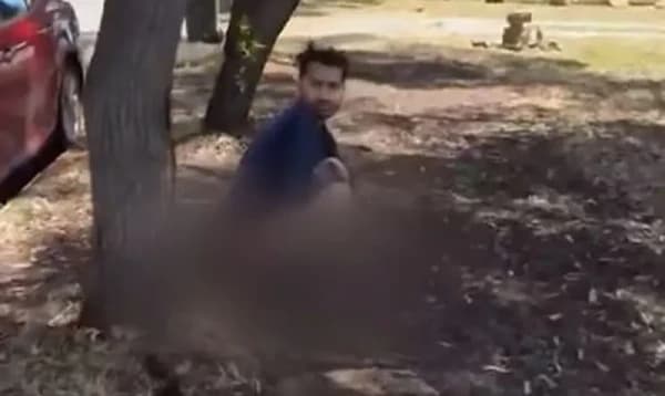 অস্ট্রেলিয়ায় খোলা জায়গায় মলত্যাগ করতে গিয়ে স্হানীয়দের তোপের মুখে ভারতীয় তরুণ