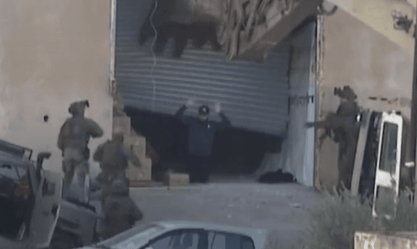 জেনিনে আত্মসমর্পণের চেষ্টার পরও দুই ফিলিস্তিনিকে গুলি করে হত্যা করল ইসরায়েলি বাহিনী