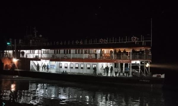 ঢাকা-বরিশাল রুটে ফিরল শতবর্ষী স্টিমার ‘পিএস মাহসুদ’, প্রথম যাত্রায় সঙ্গী মাত্র ২০ জন