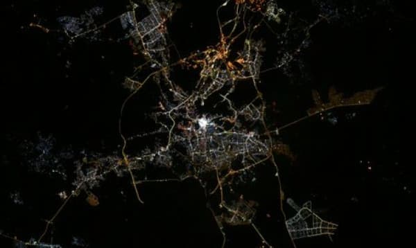 মহাকাশ থেকে তোলা ছবিতে পবিত্র কাবা শরিফের উজ্জ্বল দৃশ্য