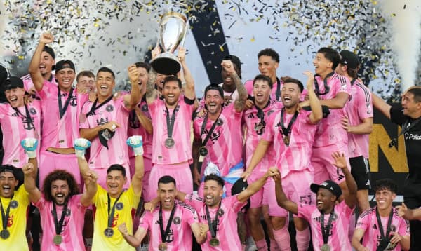 মেসির জাদুতে প্রথমবার এমএলএস শিরোপা জিতল মায়ামি