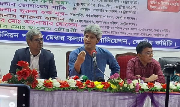 আমরা অতিদ্রুত রক্তের ঋণ ভুলে যেতে শুরু করেছি: সাকি