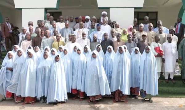 নাইজেরিয়ায় অপহৃত ১০০ শিক্ষার্থীকে উদ্ধার করল সেনাবাহিনী