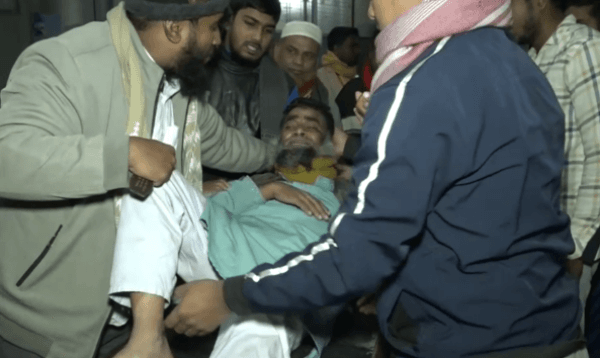 সিরাজগঞ্জে জামায়াতের এমপি প্রার্থীর গাড়ি বহরে হামলা, আহত ১৫