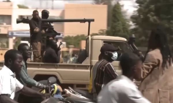 বেনিনে ব্যর্থ অভ্যুত্থান চেষ্টার সময় সংঘর্ষে কয়েকজন নিহত