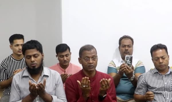 বেগম জিয়ার রোগমুক্তি কামনায় মালয়েশিয়ায় দোয়া মাহফিল