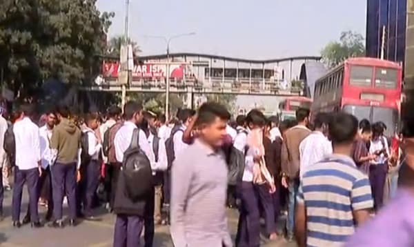 তেজগাঁও কলেজের ছাত্রাবাসে সংঘর্ষে শিক্ষার্থী নিহতের জেরে বিক্ষোভ