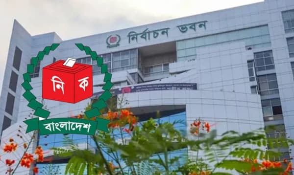 ইসির নির্দেশে সরিয়ে নেয়া হচ্ছে ব্যানার-ফেস্টুন