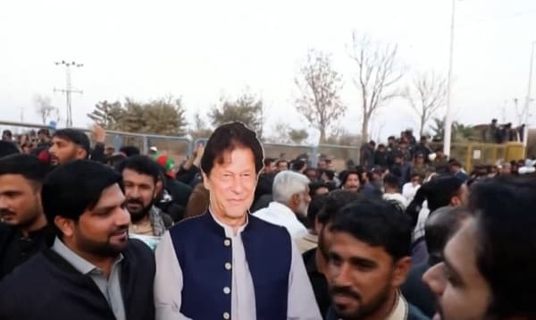 পাকিস্তানে 'নিরাপত্তা ঝুঁকি' তত্ত্বে উত্তাল রাজনীতি, নিশানায় ইমরান