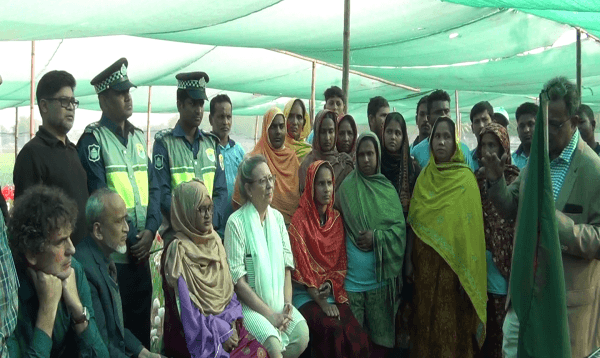 টিউলিপ দেখতে তেতুঁলিয়ায় ডেনমার্কের রাষ্ট্রদূত