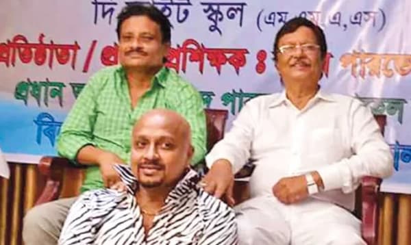 সব সময় ভাইয়ের পায়ের কাছে বসতে দেখা যায় রুবেলকে