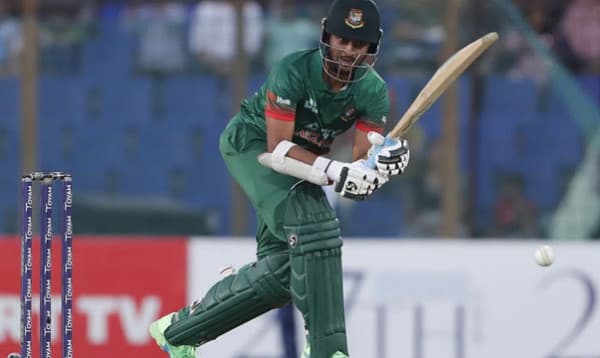 ক্রিকেটের তিন ফরম্যাট মিলিয়ে সাকিবের অনন্য অর্জন