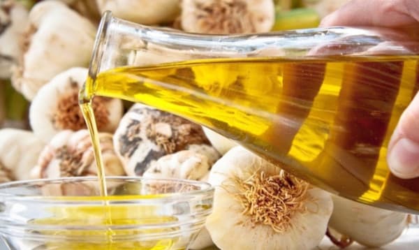 রসুনের তেল: বহু রোগের শত্রু