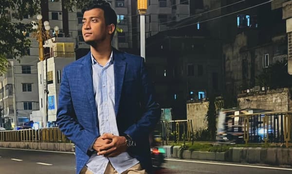 ফেসিয়াল প্যারালাইসিসে আক্রান্ত তাসরিফ খান