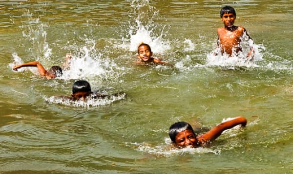 জেনে নিন সাঁতারের যত স্বাস্থ্য উপকারিতা